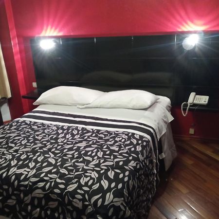Hostal Capri กีโต ภายนอก รูปภาพ