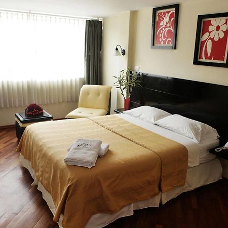 Hostal Capri กีโต ภายนอก รูปภาพ