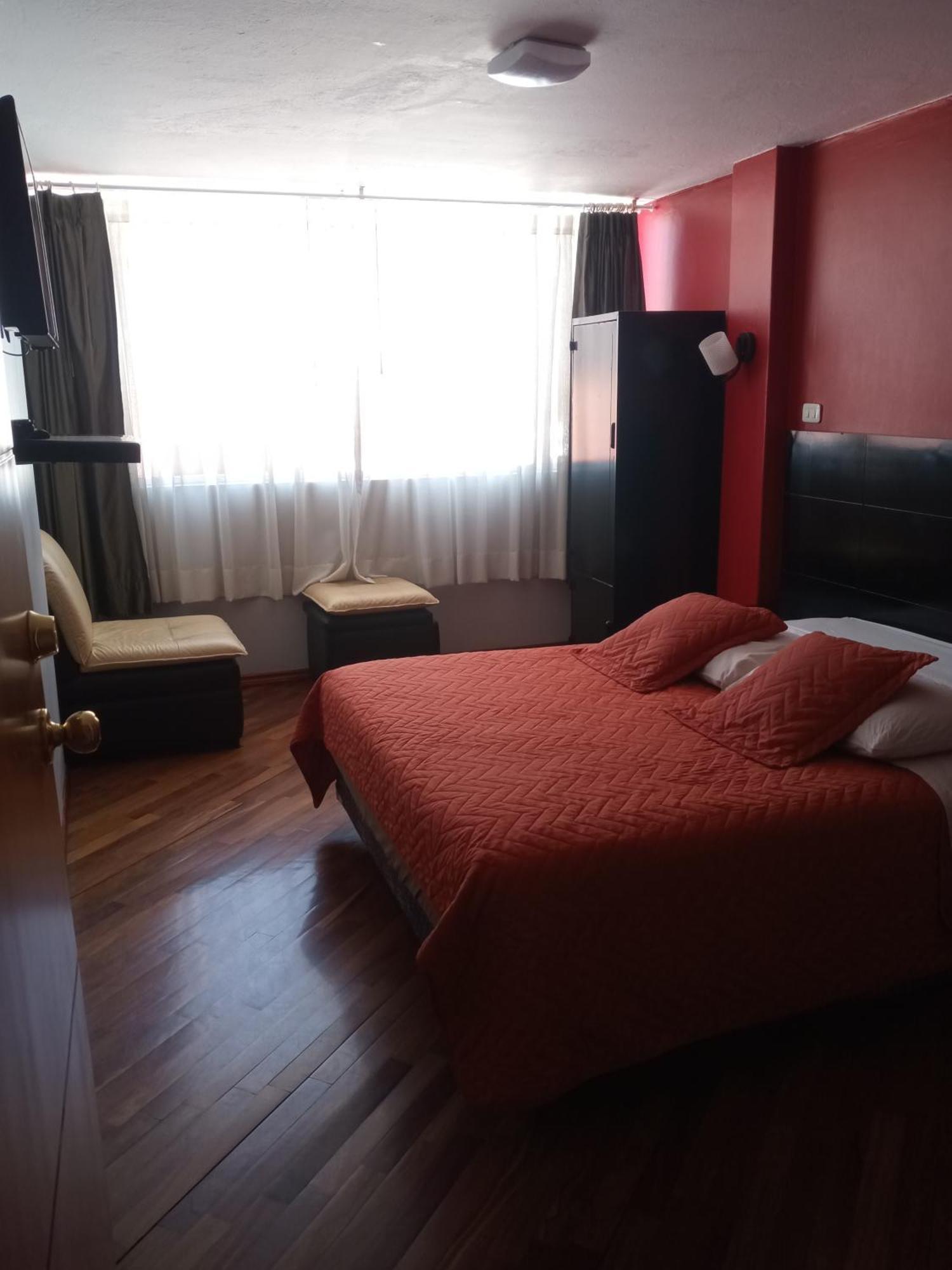 Hostal Capri กีโต ภายนอก รูปภาพ