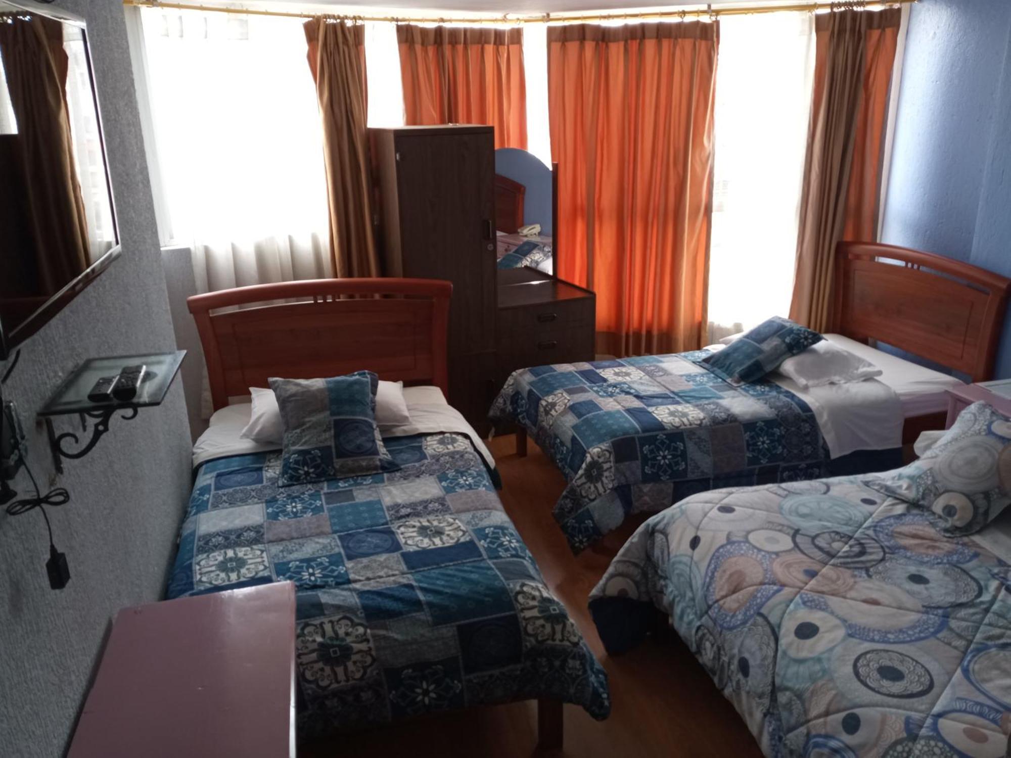 Hostal Capri กีโต ภายนอก รูปภาพ