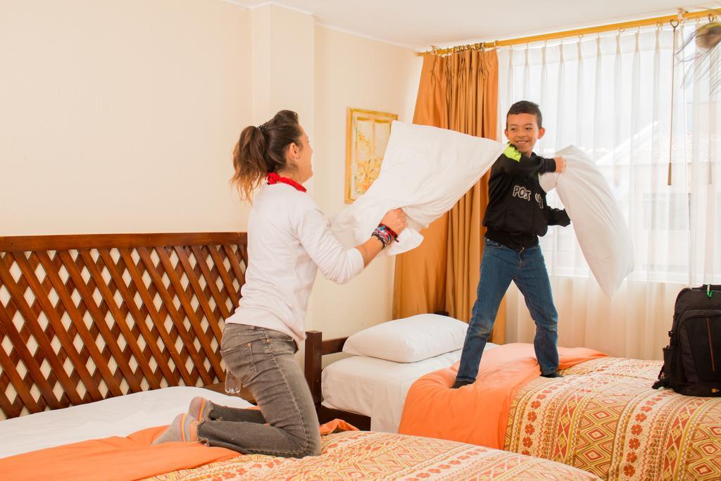 Hostal Capri กีโต ภายนอก รูปภาพ