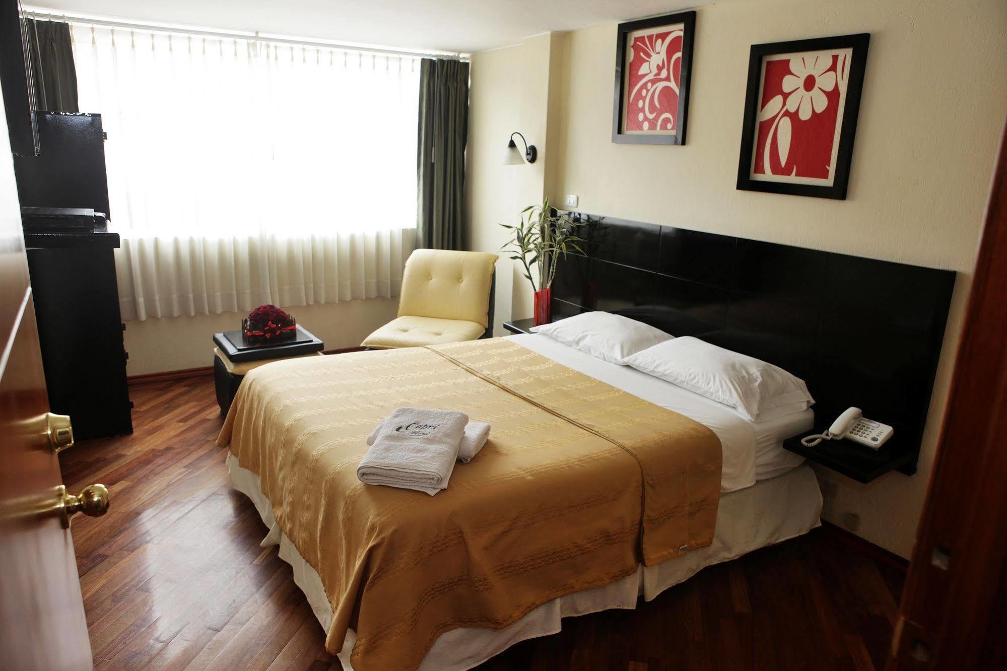 Hostal Capri กีโต ภายนอก รูปภาพ
