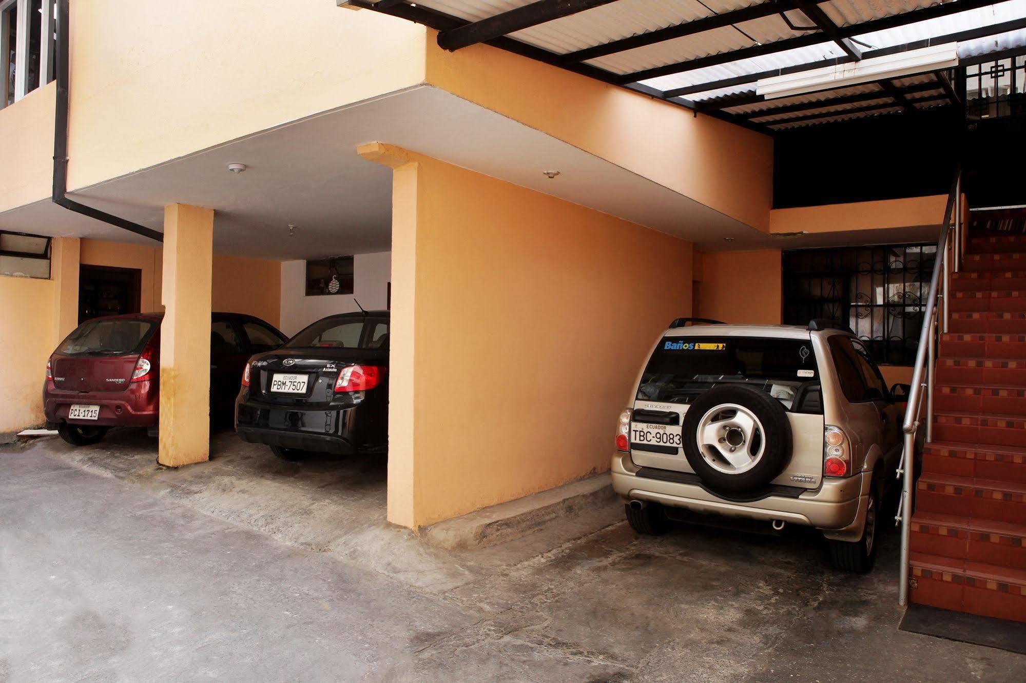 Hostal Capri กีโต ภายนอก รูปภาพ