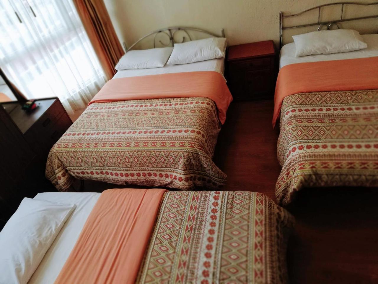 Hostal Capri กีโต ภายนอก รูปภาพ